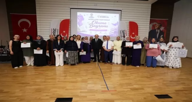 Denizli’de hayatları değişen kadınlar sertifikalarını aldı