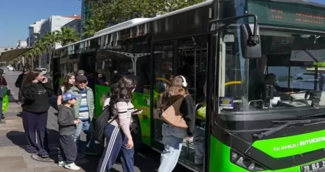 Denizli’de öğrencilere ulaşım desteği sürüyor