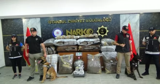Depodan gelen ağır kokular polisi harekete geçirdi
