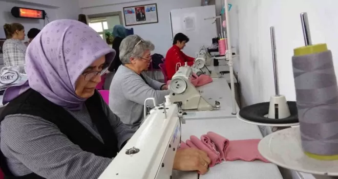 Depremzedeler “üşümesin“ diye seferber oldular
