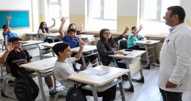 Derslerin saatleri değişti! Resmi Gazete’de yayımlandı