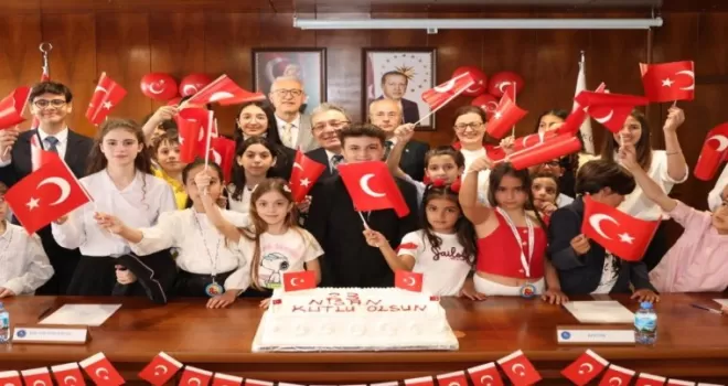DEÜ’de yönetim çocuklardaydı