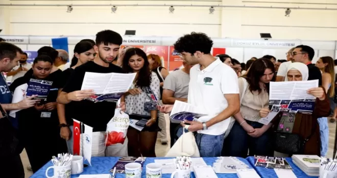 DEÜ İzmir Üniversite Tercih Fuarı’nda boy gösterdi