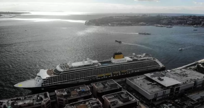 Dev kruvaziyer gemisi İstanbul’a demirledi
