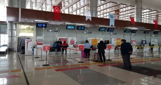 DHMİ, korona virüs ile mücadeleyi hız kesmeden sürdürüyor
