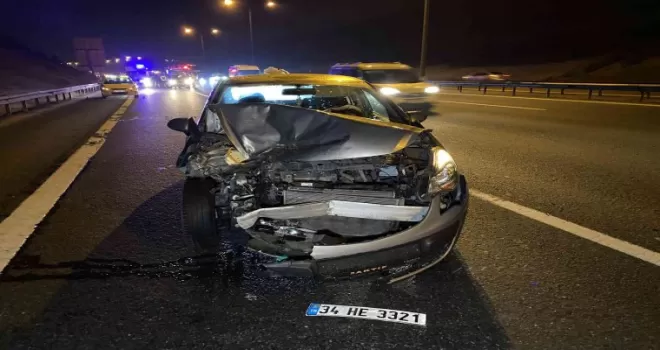 Direksiyon başında uyuyakalan sürücü cipe çarptı
