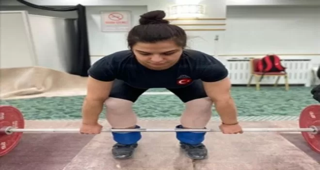 "Dişi Herkül" gözünü altın madalyaya dikti
