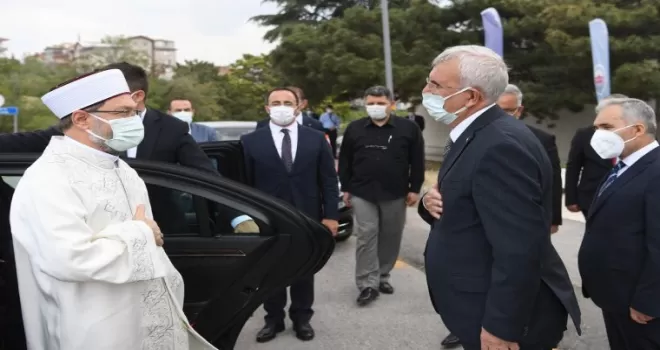 Diyanet İşleri Başkanı: “Sigarayla topyekun mücadele etmeliyiz”
