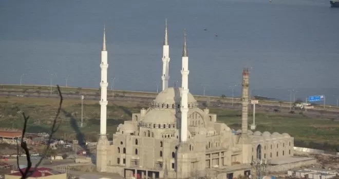 Doğu Karadeniz’in en büyük cami ve külliyesinin yüzde 65’lik bölümü tamamlandı
