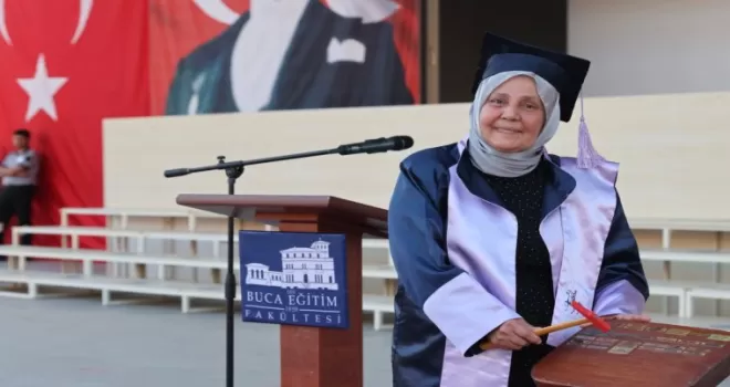 Dokuz Eylül’de mezuniyet coşkusu... 38 yıllık hayal birincilikle taçlandı