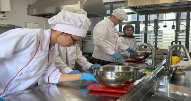 Donanımlı gençler Gebze Beyaz Kalpler’de yetişiyor