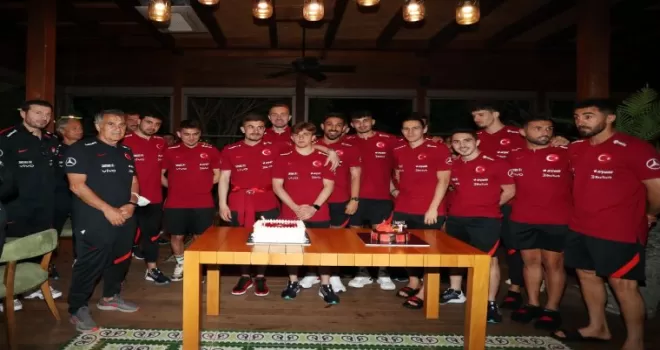 Dorukhan ve Rıdvan’a doğum günü kutlaması
