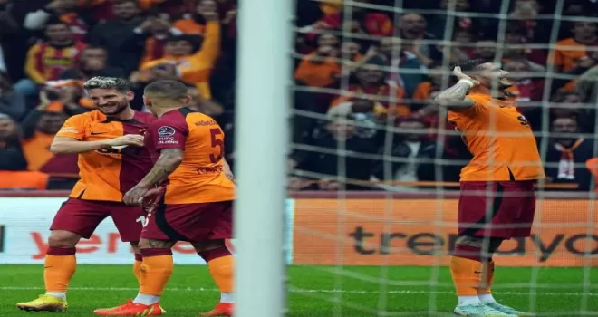 Dries Mertens ilk gol sevincini yaşadı
