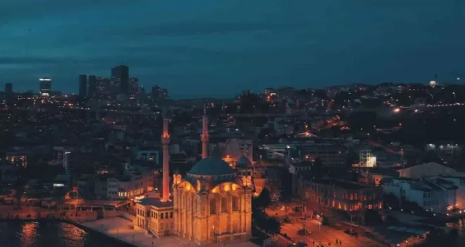 Drone görüntüsüyle İstanbul’u dünyaya izletiyor
