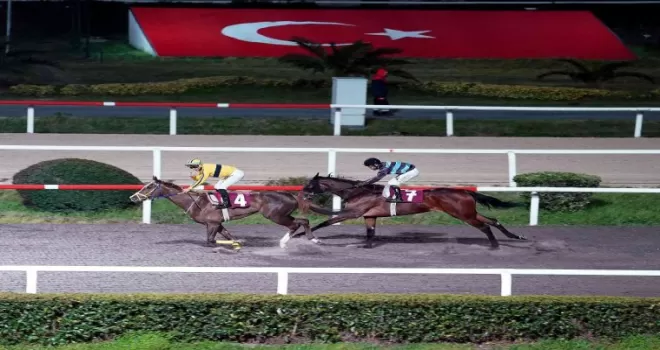 Dünya Kadınlar Günü Koşusu’nun kazananı Miss Beren isimli at oldu
