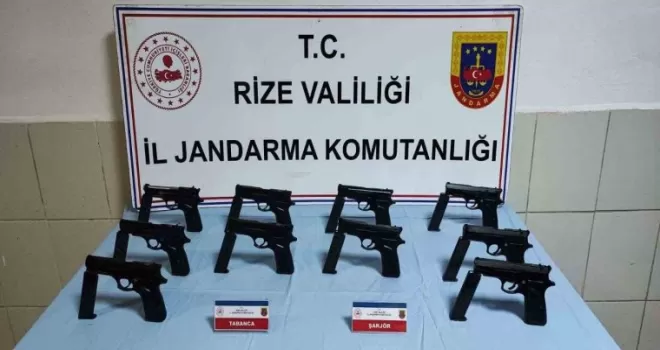 Durdurulan yolcu otobüsünden ruhsatsız tabanca yakalandı
