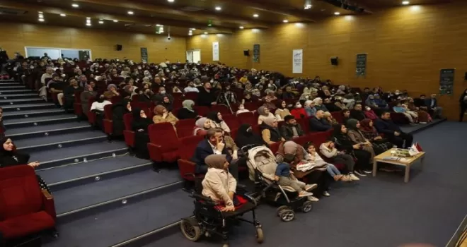 Dursun Ali Erzincanlı, Şiir ve Naat Gecesinde Sultangazililerle buluştu
