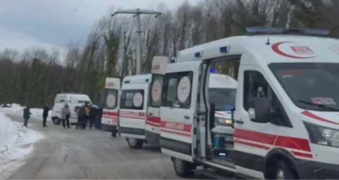 Düzce’de buzlanma kazaya neden oldu: 7 yaralı