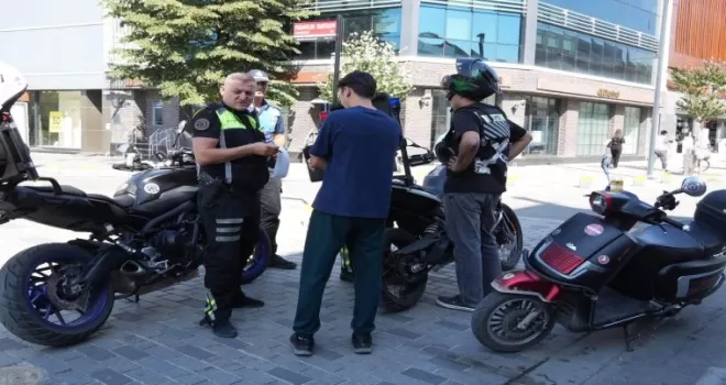 Düzce’de yaya yollarında motorlu araç denetimi