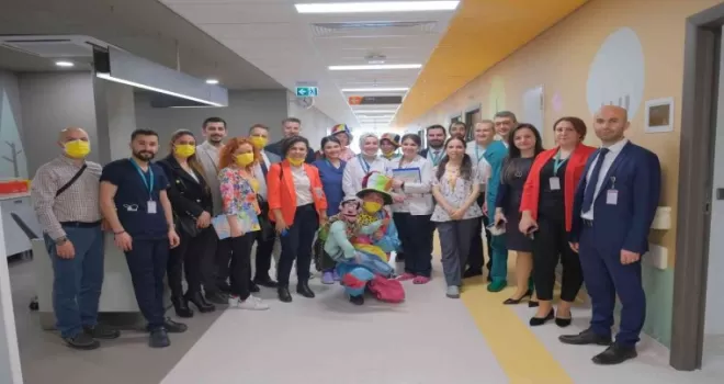 Eczacıbaşı İlaç Pazarlama Pediatri Grubu’ndan anlamlı 23 Nisan kutlaması
