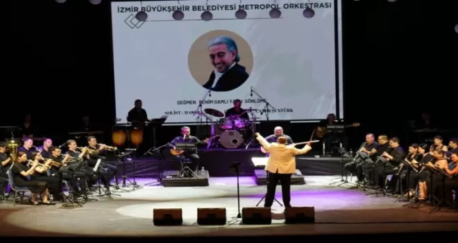Edip Akbayram ve Volkan Konak İzmir’de şarkılarla anıldı