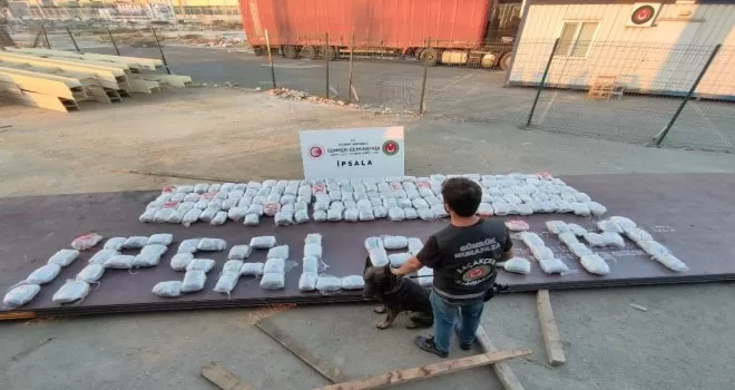 Edirne’de 227 kilogram esrar ele geçirildi
