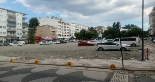 Edirne Keşan’da boşalan arsa otoparka dönüştü