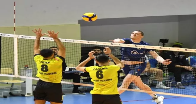 Efeler Voleybol Ligi: Arhavi Voleybol: 0 - Halkbank: 3
