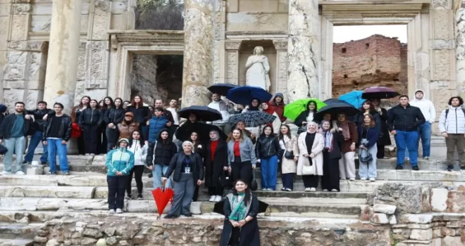  Efes Selçuk’ta kütüphane haftası etkinlikleri başladı