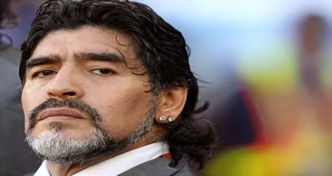 Efsane futbolu Maradona hayatını kaybetti
