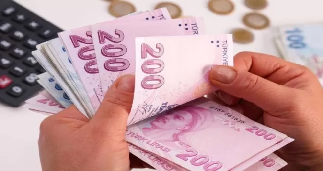Emeklinin bayram ikramiyesinin farkları yatırılıyor