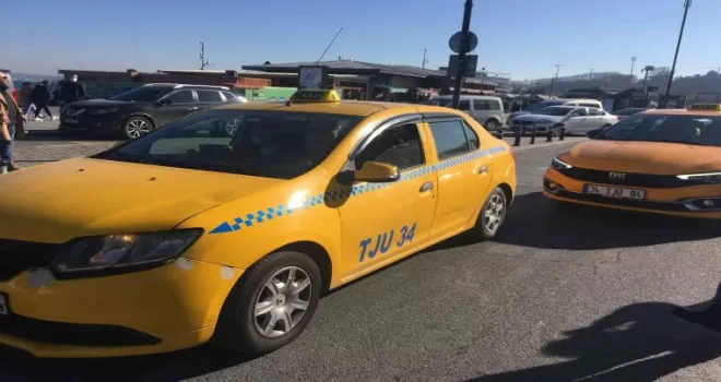 Eminönü’nde kurallara uymayan taksicilere ceza yağdı

