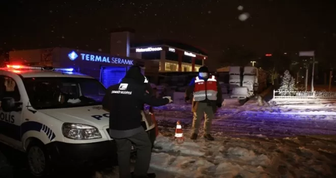Emniyet mensuplarına sıcak çorba ikramı