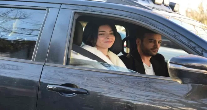 Emre Kaya suskun, Merve Boluğur "Aşk yok iş var" diyor
