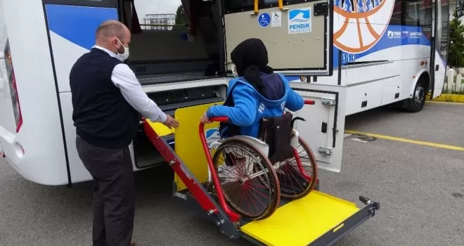 Engelli sporculara asansörlü otobüs
