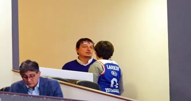 Ergin Ataman maçı locadan takip etti
