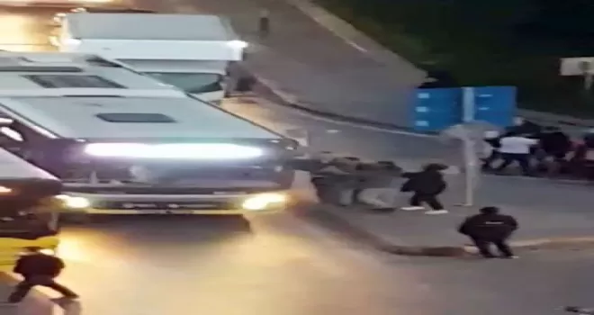 Esenler’de otobüs şoförüne darp girişimi kamerada
