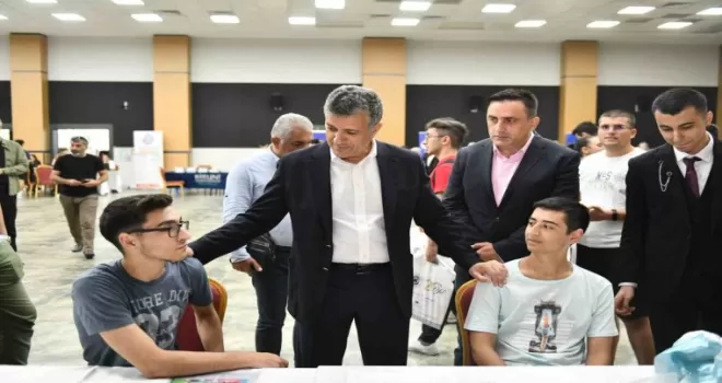 Esenyurt Belediye Başkanı Bozkurt, “Gençlere her türlü desteği sağlıyoruz“
