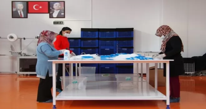 Esenyurt Belediyesi kendi maskesini kendi üretiyor
