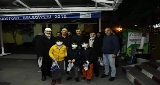 Esenyurt Belediyesi’nden kandil simidi ikramı
