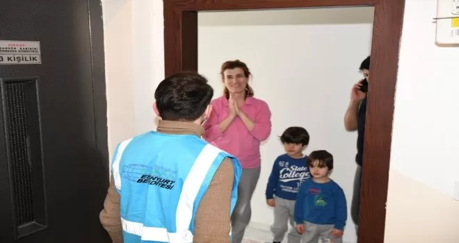 Esenyurt Belediyesi sağlık görevlileriyle aileleri arasında köprü oldu
