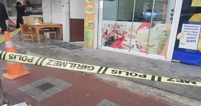 Esenyurt’ta döner dükkanında silahlı kavga: 2 yaralı
