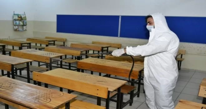 Esenyurt’ta LGS sınavı öncesi okullar dezenfekte edildi
