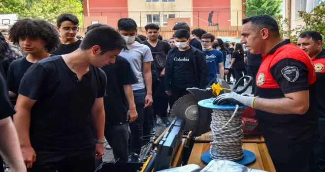Esenyurt’ta okullarda deprem tatbikatı
