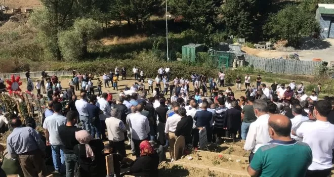 Esenyurt’ta öldürülen taksici kardeşler, son yolculuğuna uğurlandı
