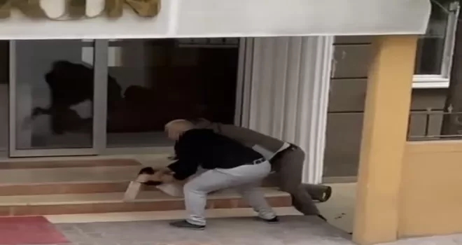 Esenyurt’ta satırlı kiracı kavgası kamerada
