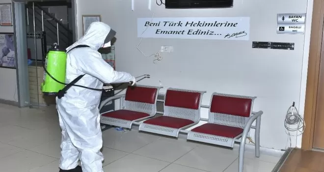 Esenyurt’ta toplu kullanım alanları dezenfekte ediliyor
