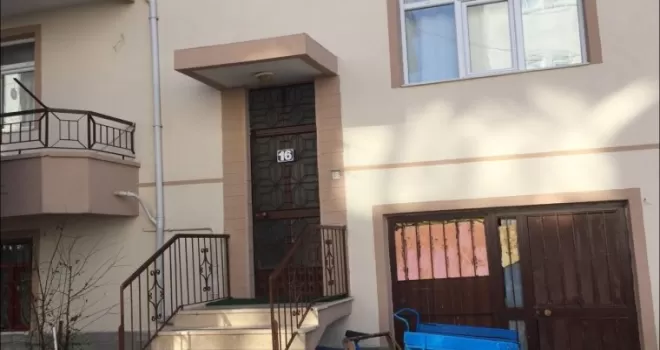 Eşi tarafından bıçaklanarak öldürülen kadın toprağa verildi
