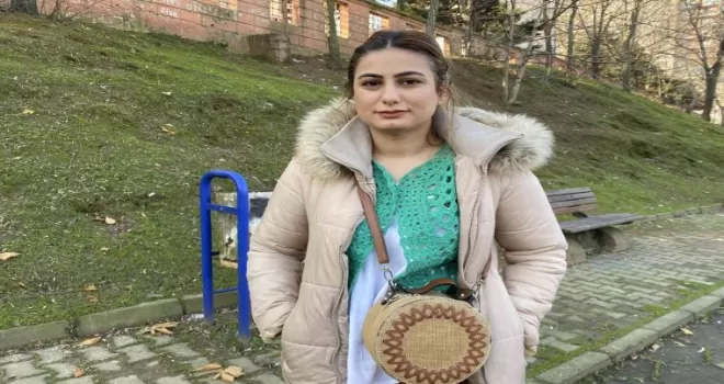 Eşi tarafından çocuğunun göz önünde restoranda darp edildi
