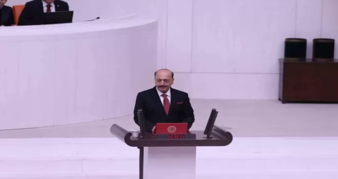 Eski bakanlar TBMM’de yemin etti
